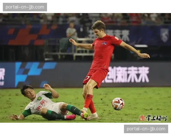 【2026年4月中超联赛·人物·特写特写：梅州客家门将程月磊多次神扑，赛后获评全场最佳球员