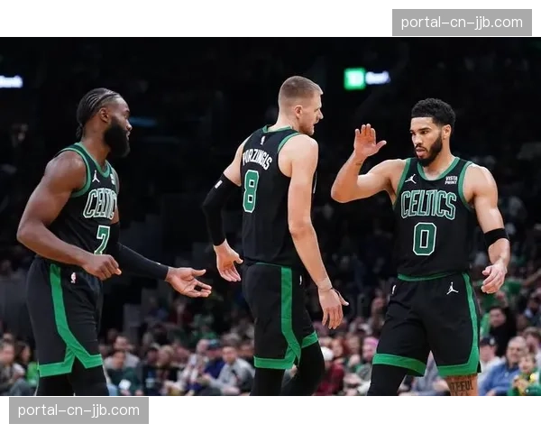凯尔特人率先拿到赛点，双探花组合季后赛经验显优势